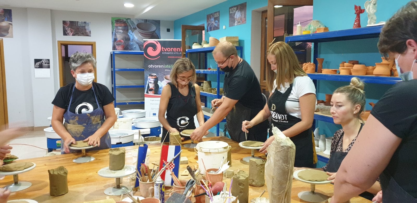 Četiri nove skupine polaznika tečaja Uvod u keramiku i lončarstvo