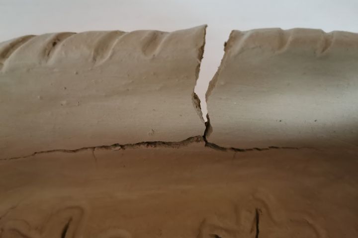 Što kada mi u fazi sušenja pukne posuda od gline?