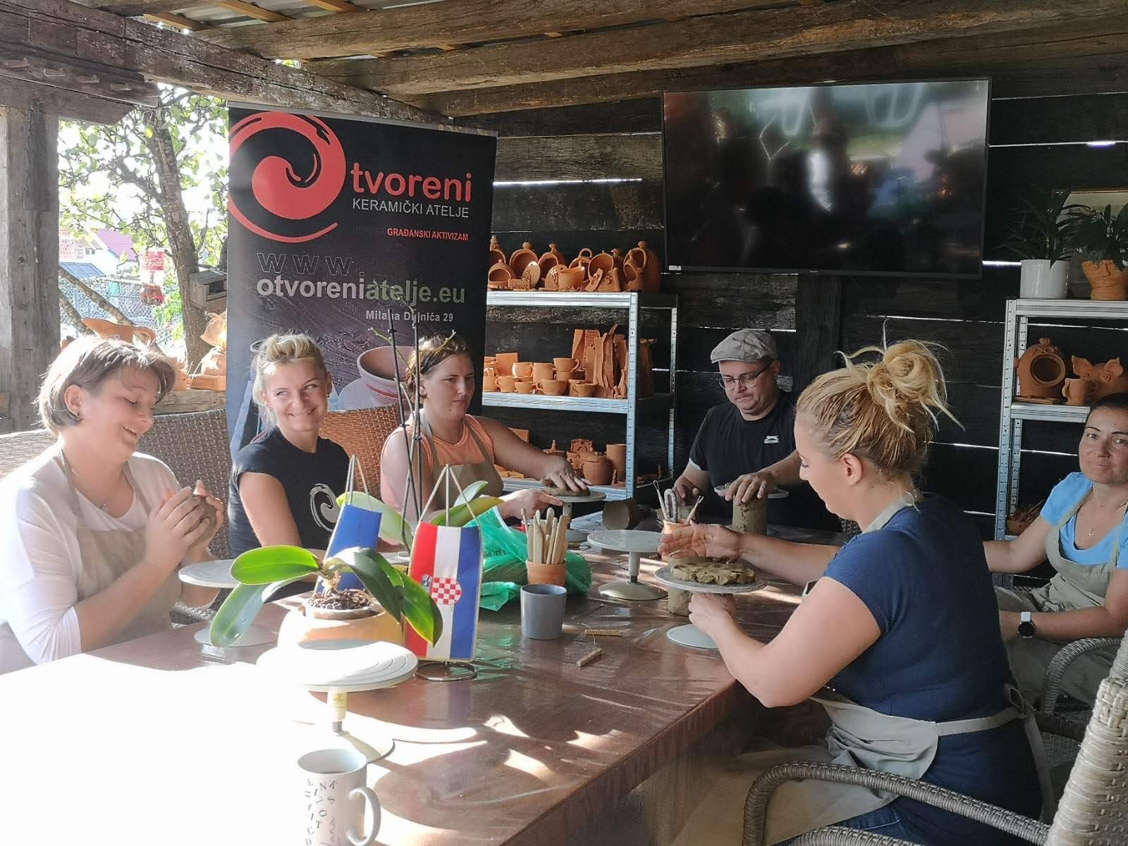 Različite radionice prilagođene interesima korisnika ateljea