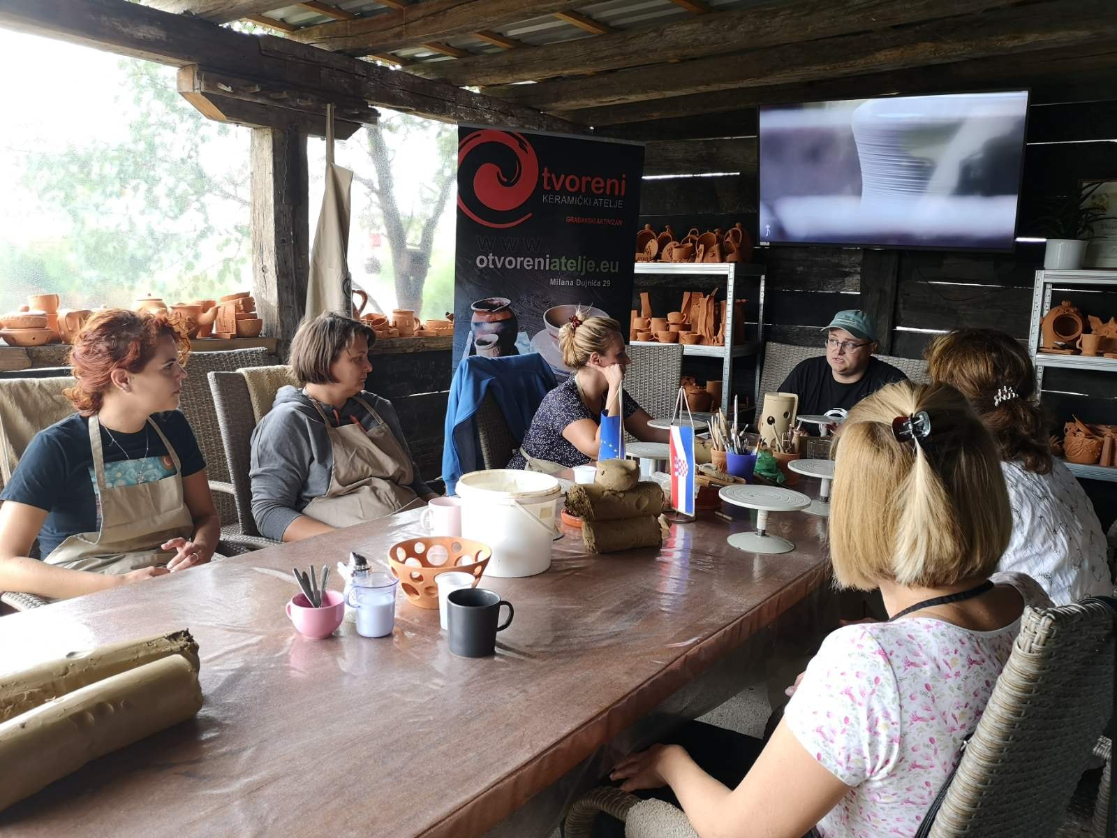 Različite radionice prilagođene interesima korisnika ateljea