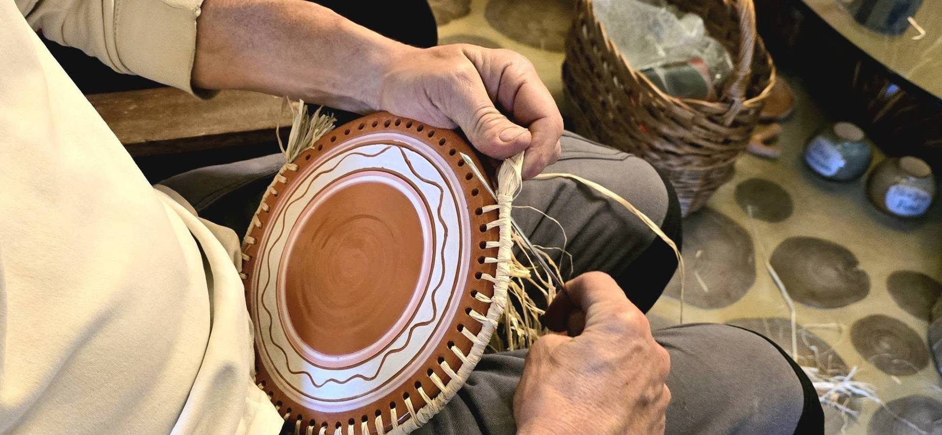 Radionica za članove ateljea: Keramika i rafija